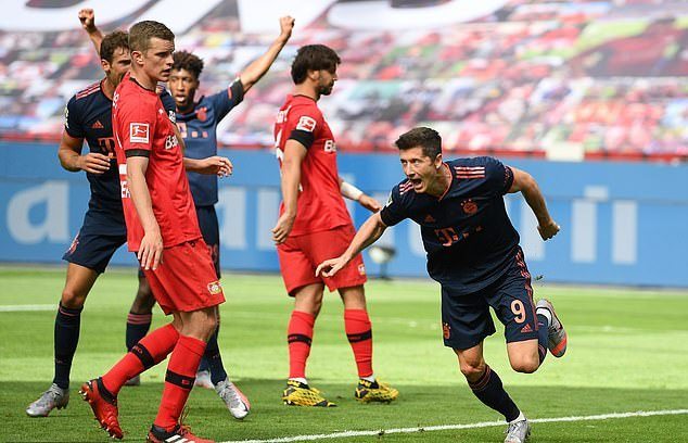 Lewandowski lập công, Bayern đòi nợ Leverkusen