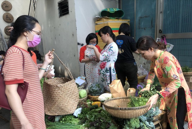 Market sells countryside specialities in HCM City centre