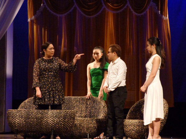 Phu Nhuan Drama Troupe restages its hit on love after social distancing