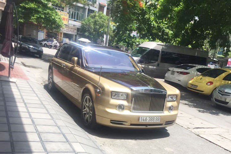 Đẳng cấp của siêu xe Rolls-Royce Phantom bốc cháy ở Quảng Ninh