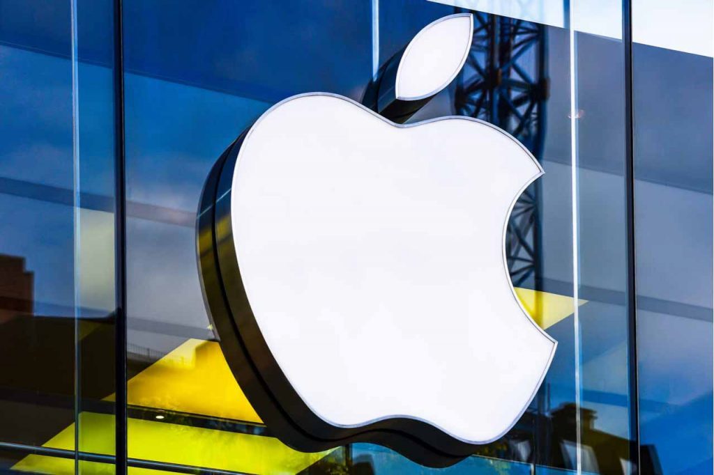 Apple cán mốc 1,5 nghìn tỷ USD, trở thành công ty công nghệ giá trị nhất thế giới