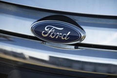 Ford triệu hồi gần 2,15 xe tại Mỹ do lỗi chốt cửa