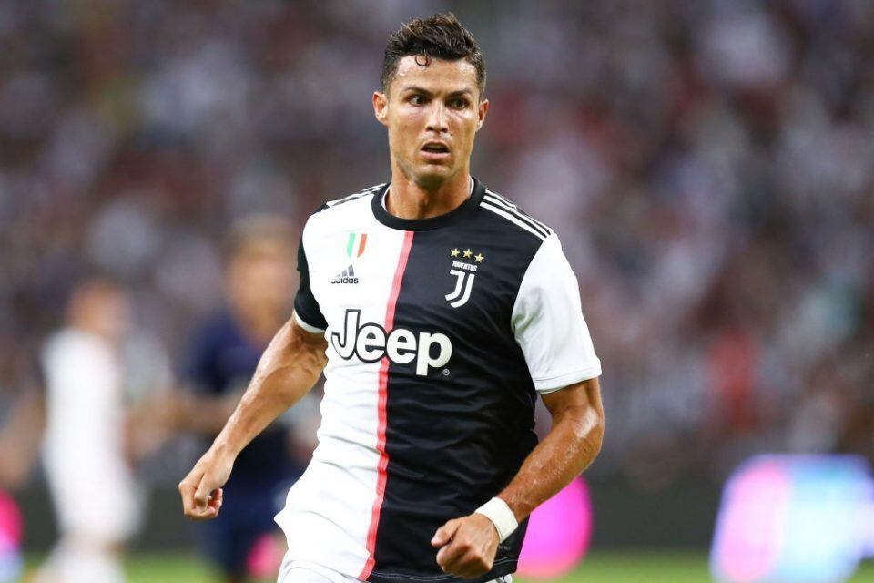 Ronaldo tháo chạy khỏi Juventus vì Covid-19