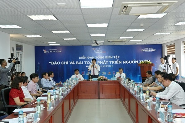 Báo chí Việt Nam đã đến lúc cần nhìn nhận nghiêm túc về hình thức thu phí