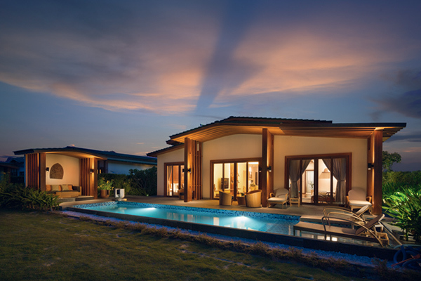 ‘Mùa hè bất tận’ ở Mövenpick Resort Cam Ranh