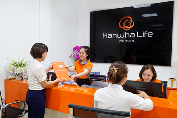 Hanwha Life Việt Nam chi trả gần 2,4 tỉ đồng cho một khách hàng