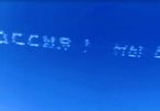 Ngoạn mục cảnh các phi công viết tên nước Nga trên bầu trời