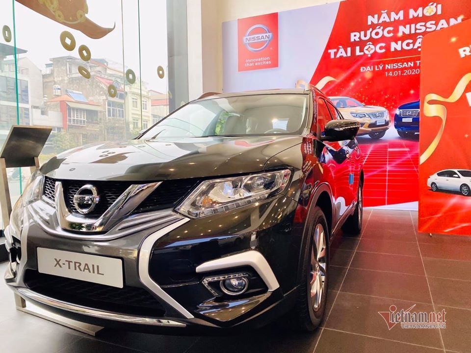 Thêm loạt ô tô giảm giá hơn trăm triệu tuần qua