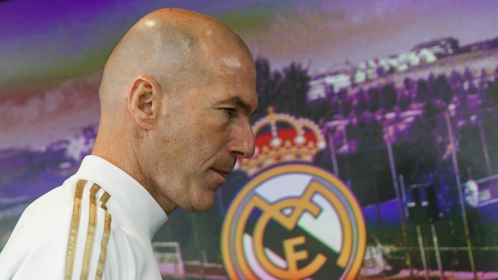 Real Madrid chuẩn bị đá, Zidane đã bị nhắc nguy cơ mất việc