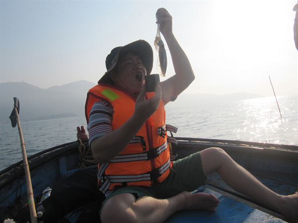 Squid catching off Son Tra with local fisherman