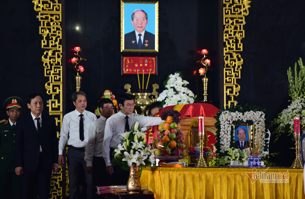 Lãnh đạo Đảng, Nhà nước viếng nhà tình báo huyền thoại Trần Quốc Hương
