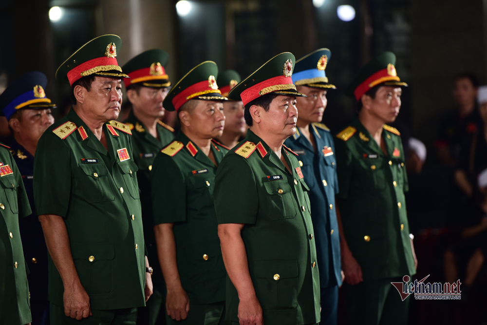 Lãnh đạo Đảng, Nhà nước viếng nhà tình báo huyền thoại Trần Quốc Hương