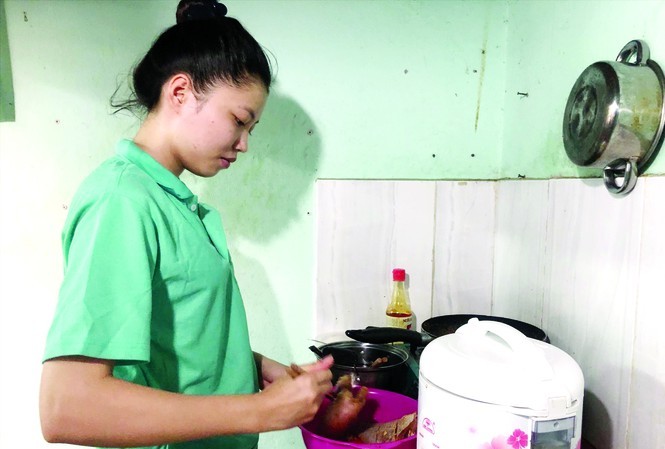 Covid-19 starting to hit Vietnamese enterprises as workers are laid off