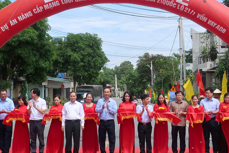Thông xe dự án đường bộ hơn 1.600 tỷ tăng cường kết nối Việt Nam - Lào