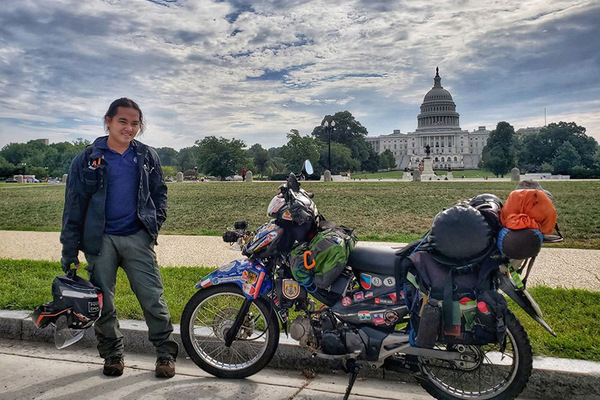3 năm đi vòng quanh thế giới bằng xe máy của phượt thủ Tiền Giang