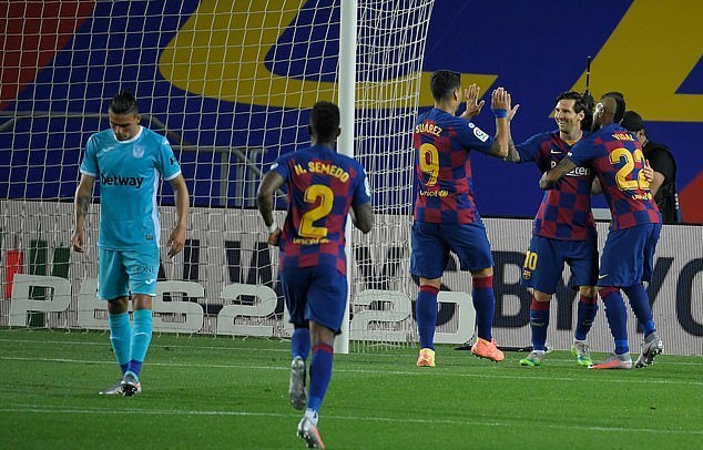 Messi lập công, Barca vững ngôi đầu bảng