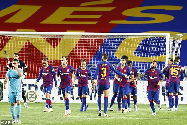 Messi lập công, Barca vững ngôi đầu bảng