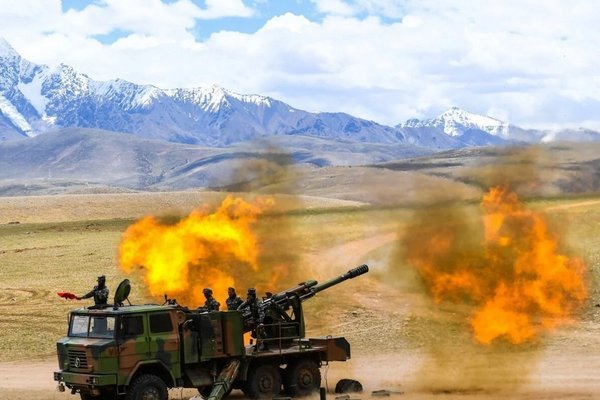 Trung Quốc tập trận bắn đạn thật giữa lúc căng thẳng với Ấn Độ