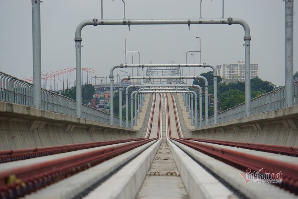 Hơn 17 km  đường ray trên cao metro Bến Thành- Suối Tiên sẵn sàng chờ thử tàu