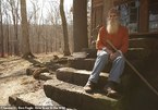 Người đàn ông bỏ trường y, vào rừng sống gần 50 năm
