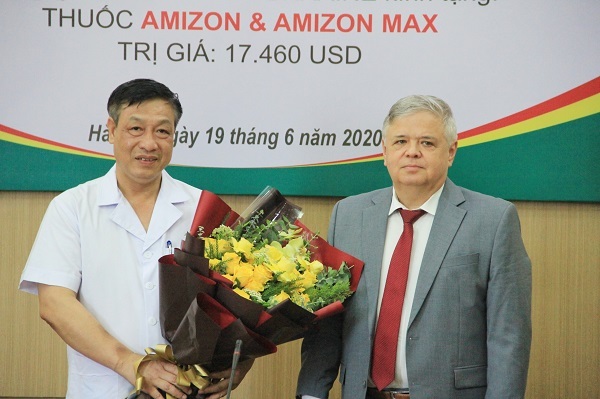 Nga và Ucraina tặng thuốc hỗ trợ điều trị Covid-19 cho Việt Nam