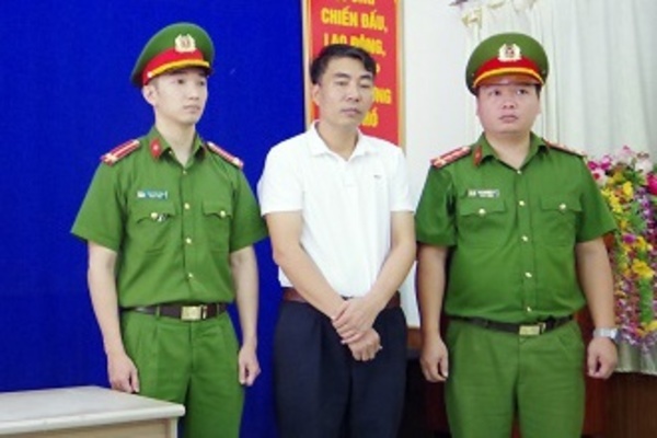 Làm giả giấy khám sức khỏe, Phó hiệu trưởng trường y ở Hà Giang bị bắt