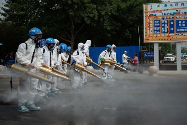 Tokyo nâng cảnh báo lên cao nhất, vaccine Covid-19 của Nga an toàn