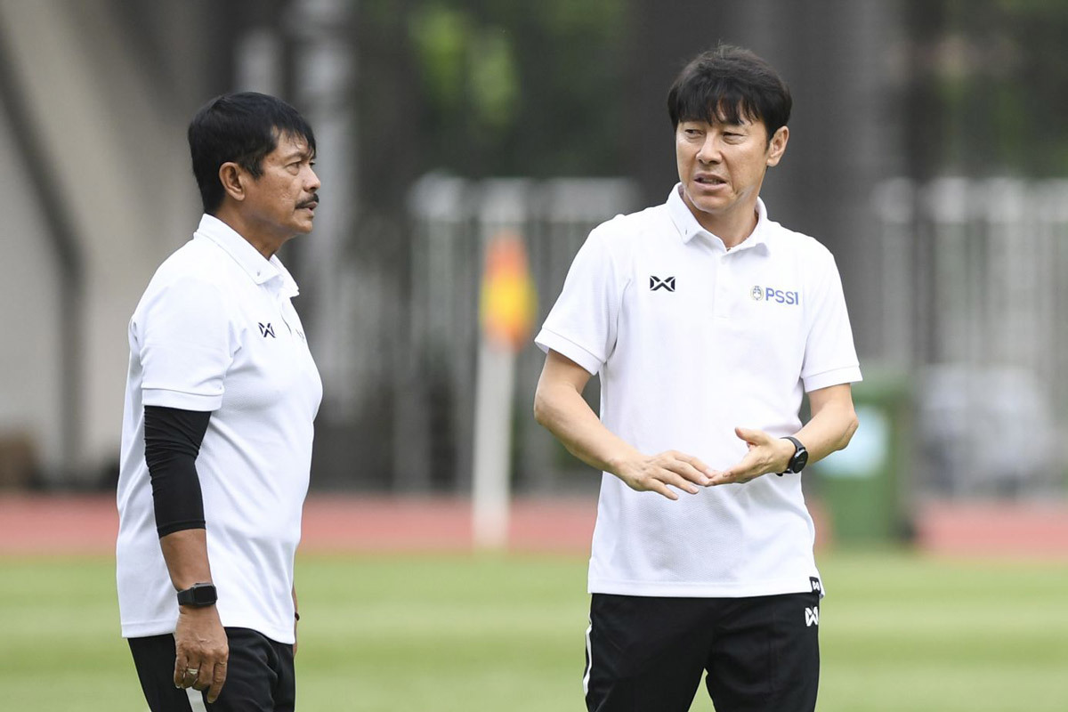 HLV Shin Tae Yong: Với sự nỗ lực không ngừng của HLV Shin Tae Yong, đội tuyển Việt Nam đã có nhiều chiến thắng đầy ấn tượng trên đấu trường quốc tế. Cùng đón xem hình ảnh của ông để cảm nhận thêm niềm tự hào khi được có mặt trên các sân cỏ thế giới.