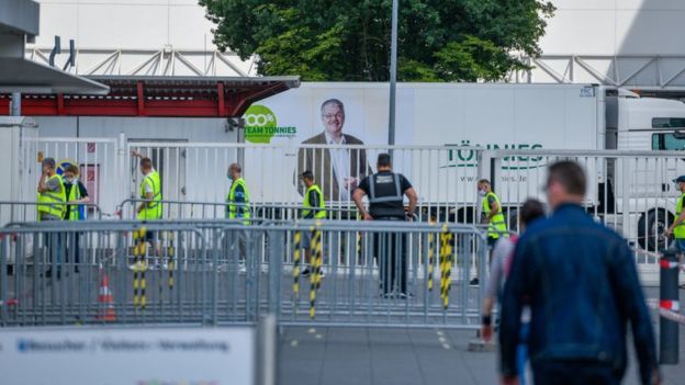 Germany coronavirus: Extra police enforce German tower block quarantine