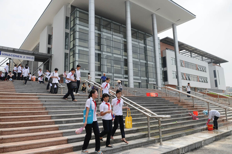 Học sinh toàn điểm 9, 10 nên vui hay buồn?