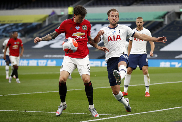 Mourinho bật lại chỉ trích khiến Harry Kane tháo chạy Tottenham