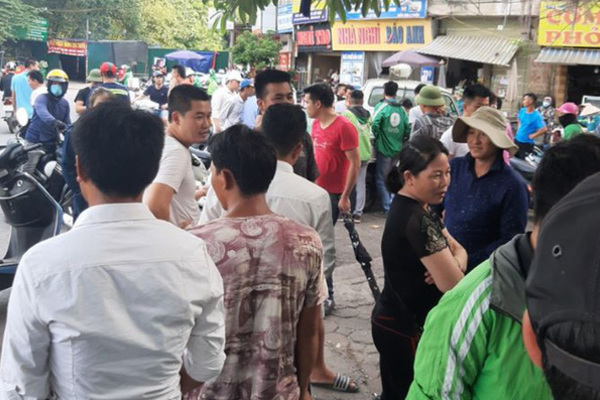 Phát hiện thi thể người đàn ông trong nhà vệ sinh công cộng ở Hà Nội