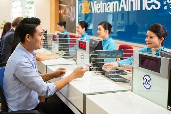 Why does SCIC want to invest in Vietnam Airlines?