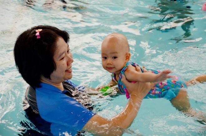 6 điều cha mẹ cần biết trước khi cho trẻ đi học bơi