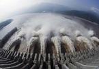 Nước cuồn cuộn đổ về đập Tam Hiệp, Trung Quốc lo đại hồng thủy
