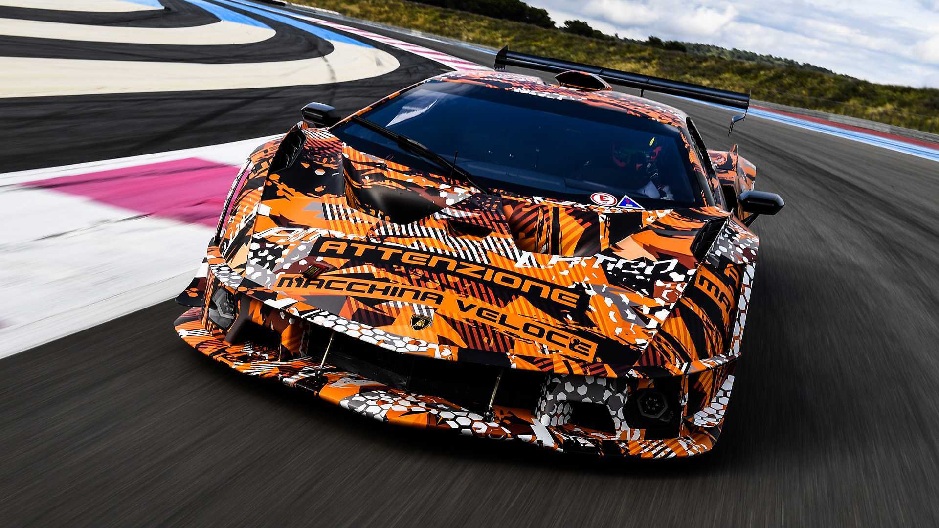 Lamborghini hé lộ mẫu siêu xe Squadra Corse mạnh nhất từ trước đến nay