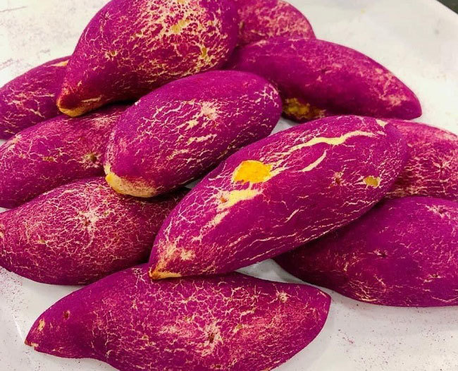 Bánh mì khoai lang tím sốt trên chợ mạng, ngày làm 500 chiếc không đủ bán