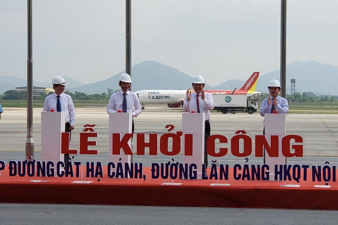 Phó Thủ tướng Trương Hòa Bình phát lệnh khởi công đường băng Nội Bài và Tân Sơn Nhất