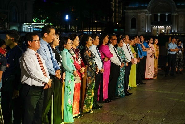 Hội diễn ‘Tiếng hát miền Đông’ chào mừng các ngày lễ lớn