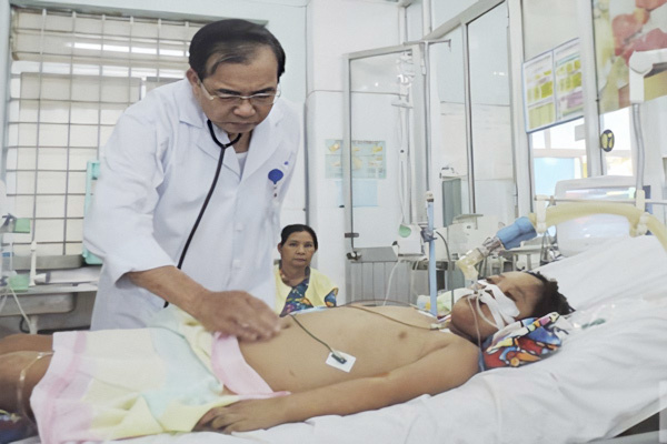 Bệnh sốt xuất huyết diễn biến phức tạp ở Bình Định