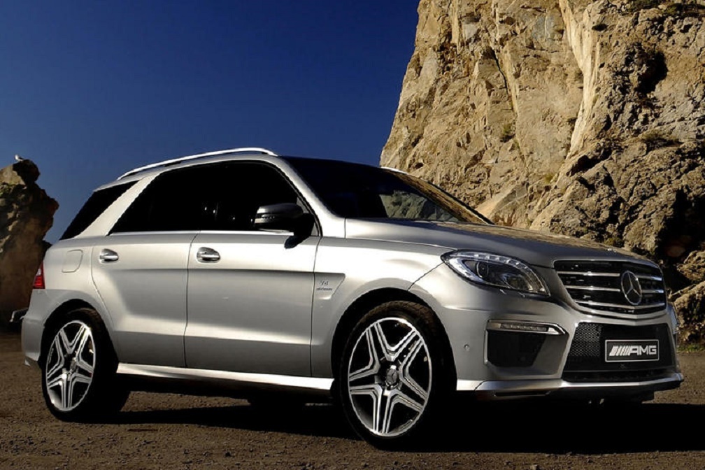 Mercedes-Benz bị kiện vì cửa sổ trời đột nhiên nổ tung