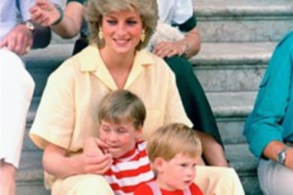 Hoá ra lời nói ngây ngô của Hoàng tử William hồi bé chính là thứ giữ chân Công nương Diana trong cuộc hôn nhân đầy bi kịch suốt 15 năm