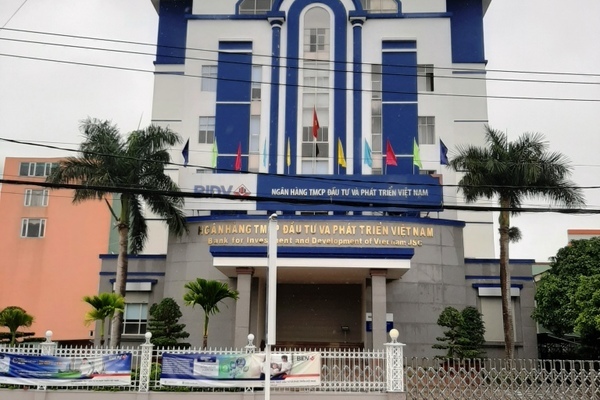 Nữ nhân viên ngân hàng vay 170 tỷ đồng rồi tuyên bố vỡ nợ