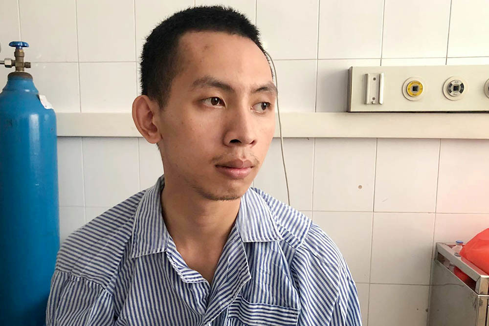 Nam sinh viên kể phút lao xe truy đuổi kẻ mặc sơ mi trắng cướp tiệm vàng ở Hà Nội