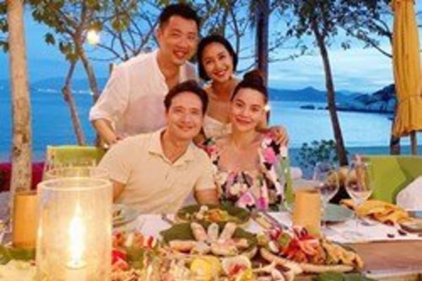 Ốc Thanh Vân hội ngộ gia đình Hà Hồ trong kì nghỉ sang chảnh, tiện dành lời chúc phúc cho mẹ bầu và Kim Lý