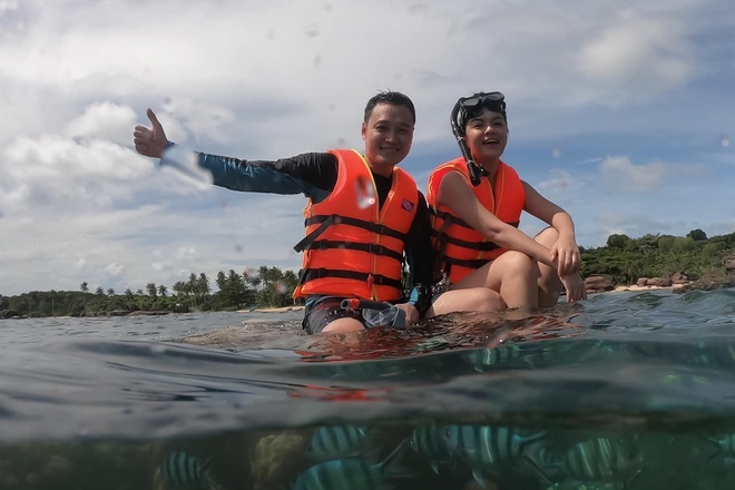 Quang Vinh, Phạm Quỳnh Anh nhận lỗi sau khi bị chỉ trích ngồi lên san hô