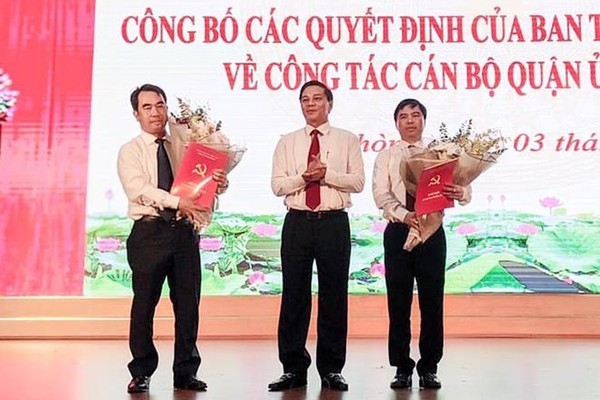 Sau kỷ luật khiển trách, chủ tịch quận bị điều chuyển làm phó giám đốc sở