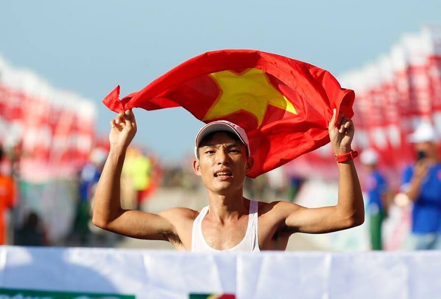 Hoàng Nguyên Thanh vô địch marathon giải chạy lâu đời nhất Việt Nam