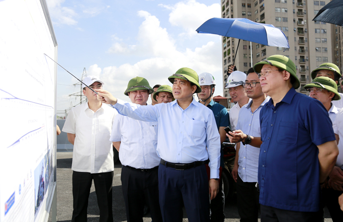 Bí thư Vương Đình Huệ đốc thúc năm dự án giao thông trọng điểm