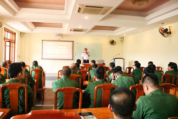 Tuyên truyền biển, đảo và Luật Cảnh sát biển Việt Nam cho quân dự bị động viên quận Ba Đình